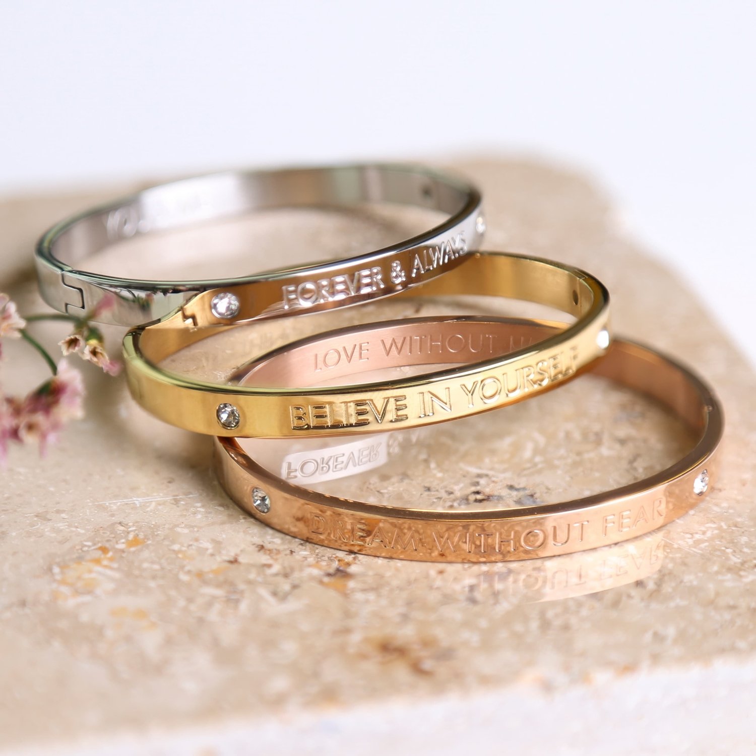 Guess bangle met quote